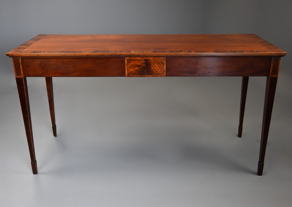 Elegant fine quality, rare 18th century Hepplewhite period mahogany side table