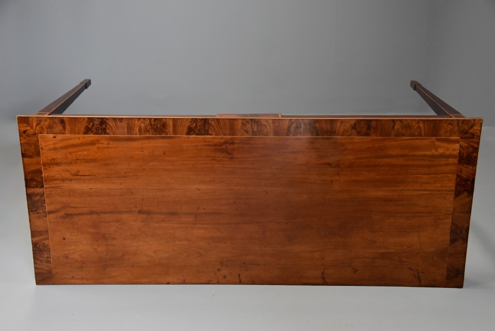 Elegant fine quality, rare 18th century Hepplewhite period mahogany side table View XII