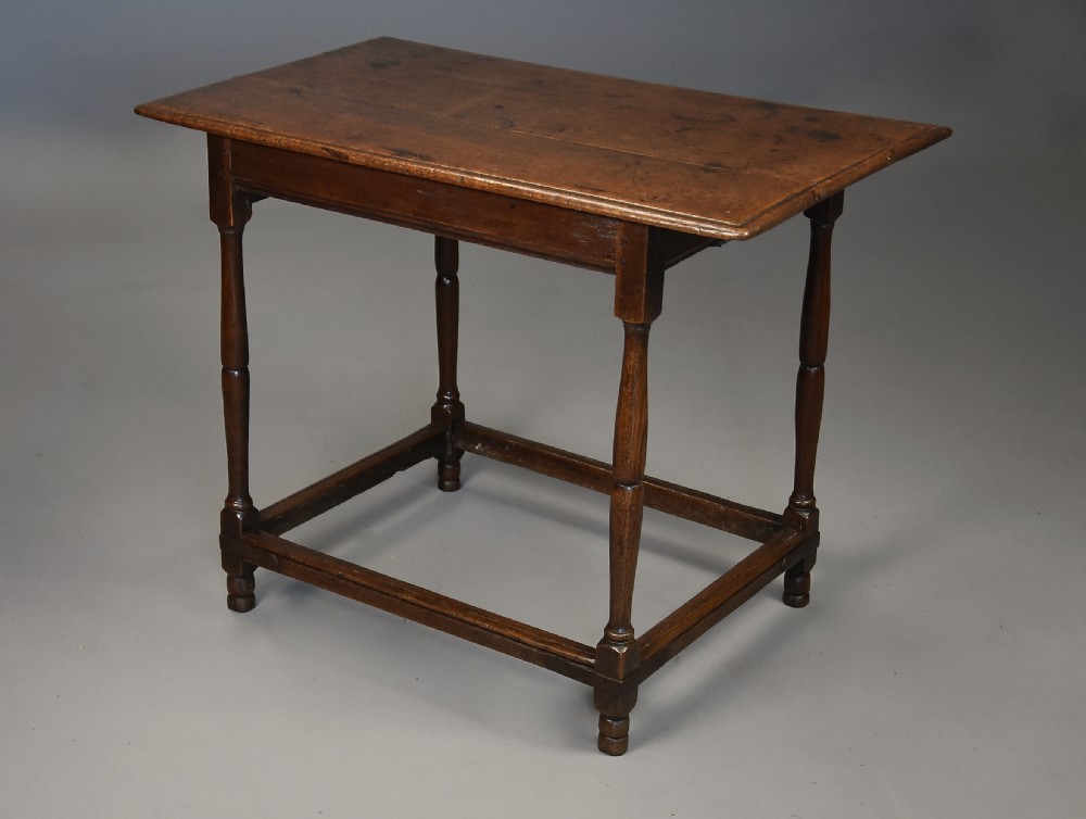 Early 18th century unusual oak tavern table of fine patina View III