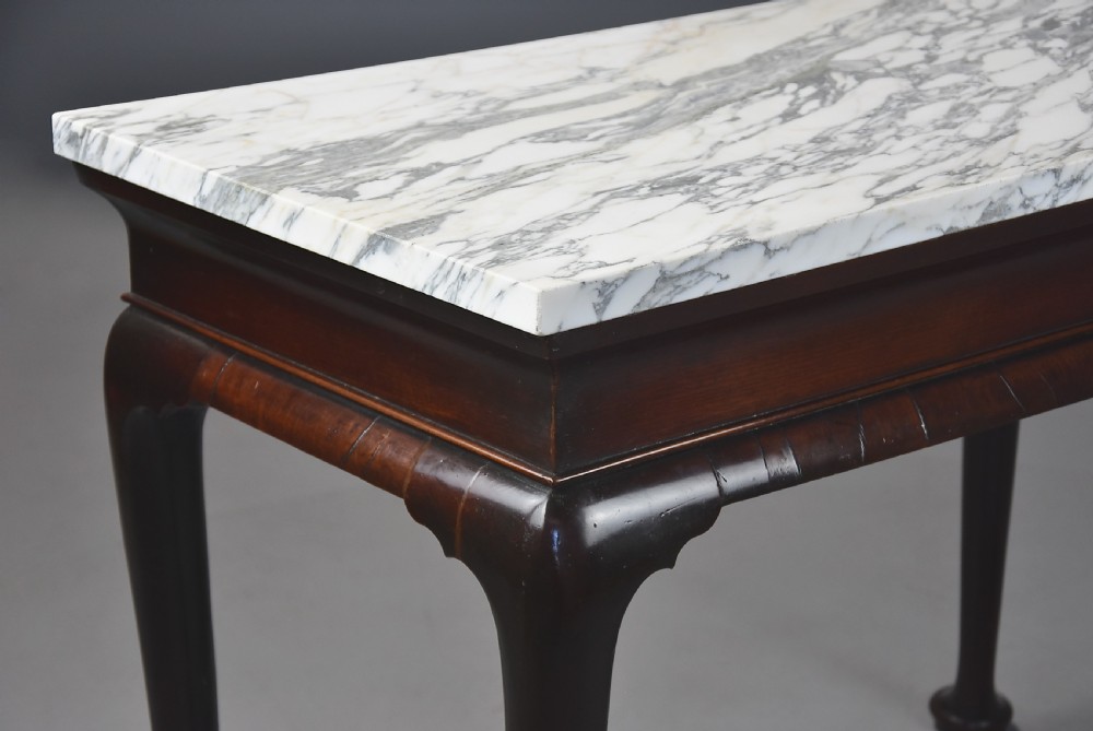 Exceptionally rare early 18th century George II walnut centre table with marble top of exquisite original colour View IV