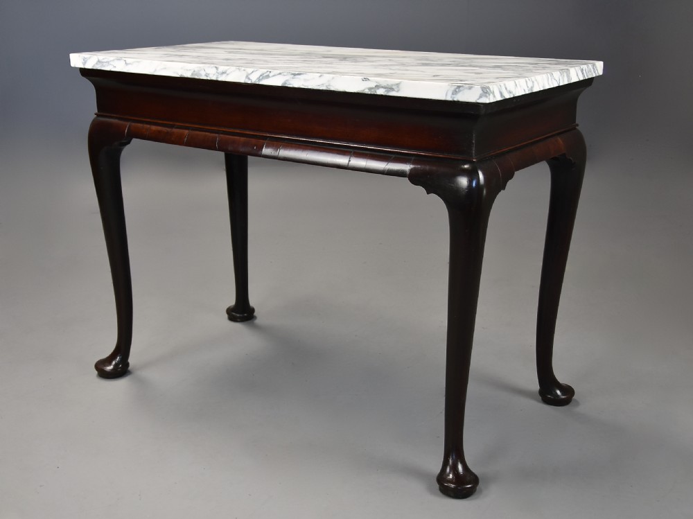 Exceptionally rare early 18th century George II walnut centre table with marble top of exquisite original colour View VII