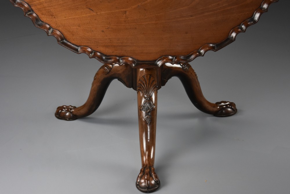 Fine quality 18th century George II mahogany tripod table of unusually large proportions with fabulous faded patina View IX
