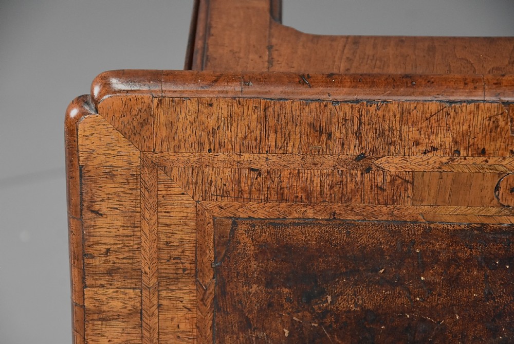 Rare example of an early 18th century English walnut Architect’s table of superb patina View XVII