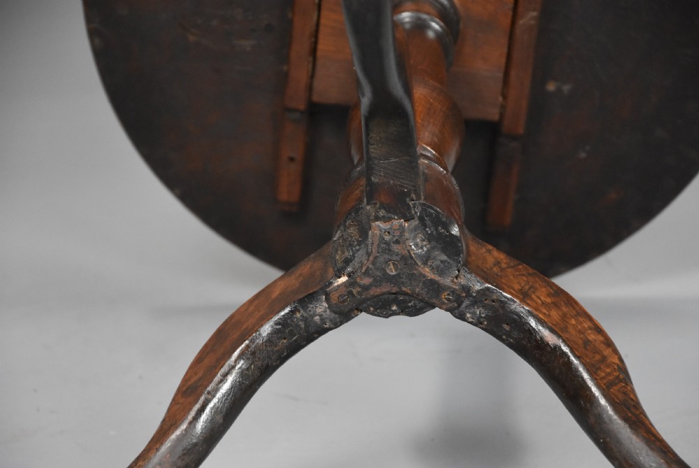 Charming late 18th century burr oak tilt top tripod table of fine, faded patina View XVI
