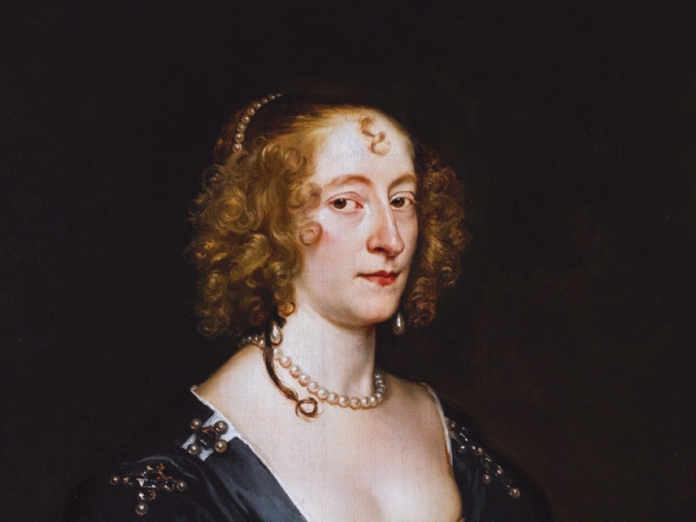 A seventeenth-century oil portrait depicting a noblewoman wearing a pearl necklace and dark drape, set within an ornate gilded frame. View XI