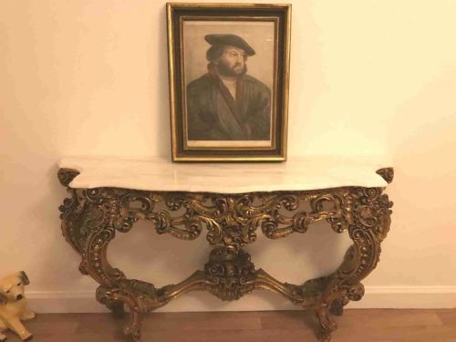 A framed late 18th-century stipple engraving portrait of Hans Holbein set within a mould-detailed dark and gilt wood frame. View XIII
