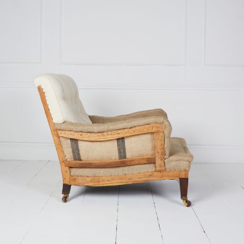 DEEP HOWARD STYLE ARMCHAIR