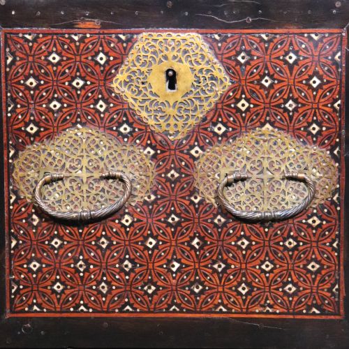 17TH CENTURY INDO PORTUGUESE CABINET CHEST WITH PROVENANCE - ADDITIONAL PHOTO 5