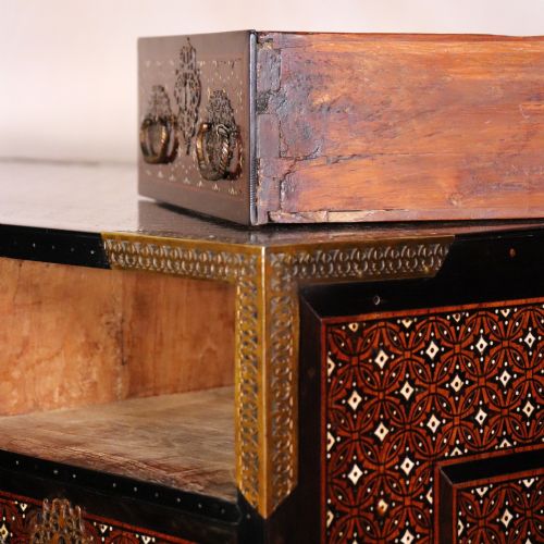 17TH CENTURY INDO PORTUGUESE CABINET CHEST WITH PROVENANCE - ADDITIONAL PHOTO 24