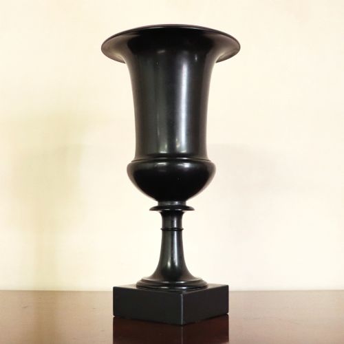 19TH CENTURY ASHFORD MARBLE URN ATTRIBUTED TO SELIM BRIGHT - ADDITIONAL PHOTO 1