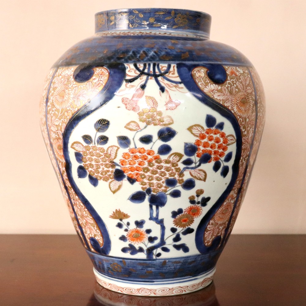 18th Century Japanese Imari Vase