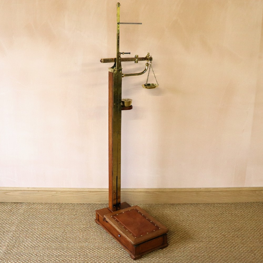Set of Edwardian Oak & Brass Personal Weighing Scales By W & T Avery, Birmingham 
