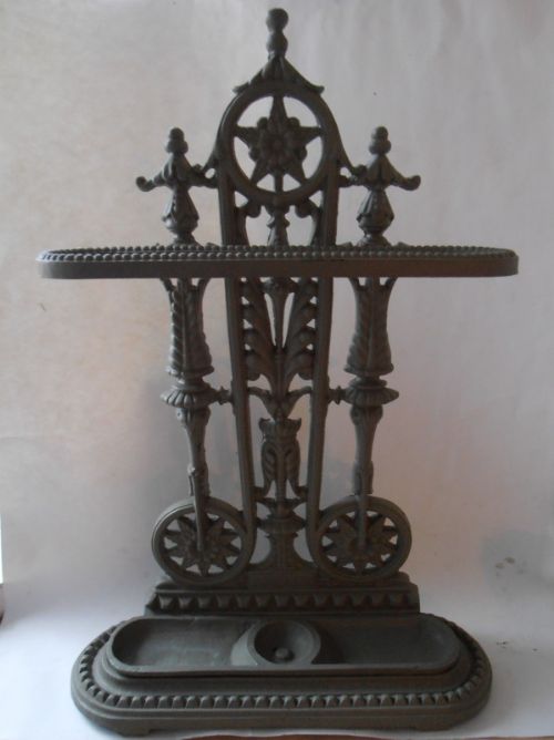 A Victorian Stick/umbrella Stand
