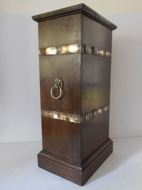 C1900 Oak Stick Stand