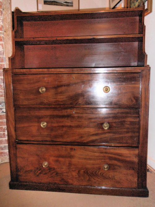 A 19thc Mahogany Chest of Drawers with Shelving