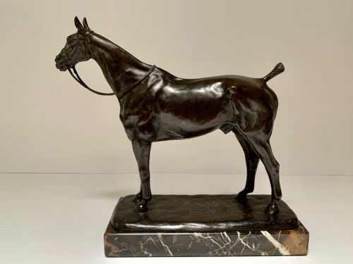fig 1. Roger De Minvielle - Bronze - Standing Horse