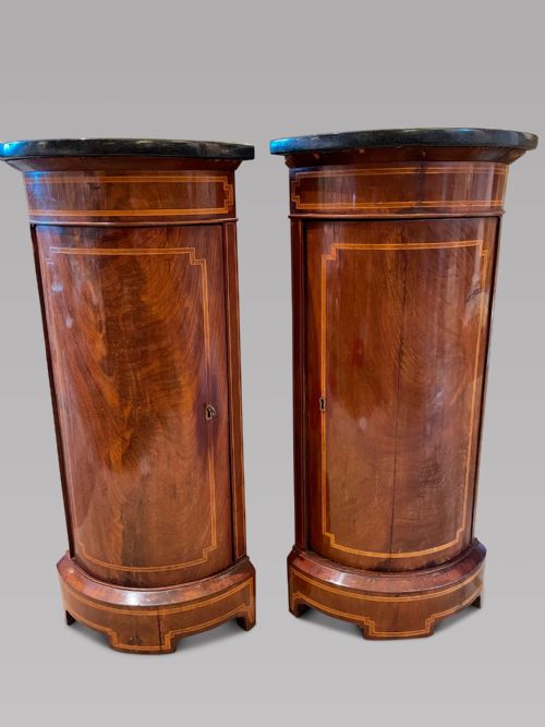A Pair of Attractive 19thc Corner Cabinets