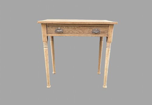 A Lovely Oak 19thc Side Table with Drawer