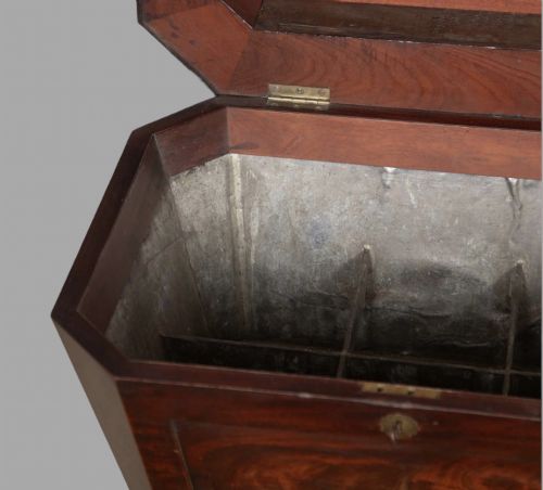 AN 18TH CENTURY MAHOGANY WINE COOLER - ADDITIONAL PHOTO 2