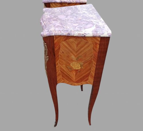 A PAIR OF LOUIS XV STYLE BEDSIDE TABLES - ADDITIONAL PHOTO 1