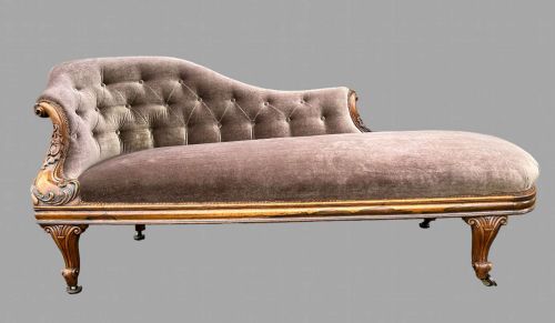 A Victorian Walnut Chaise Longue