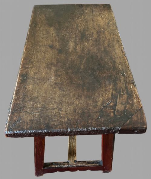 A 17TH CENTURY SPANISH WALNUT SIDE TABLE - ADDITIONAL PHOTO 3