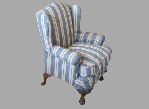 A SUPERB 1920'S WING ARMCHAIR - ADDITIONAL PHOTO 2