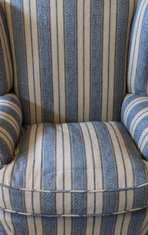 A SUPERB 1920'S WING ARMCHAIR - ADDITIONAL PHOTO 4