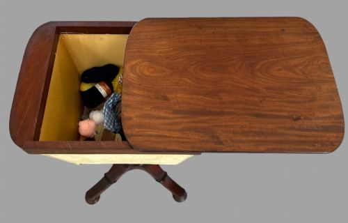AN REGENCY C19TH ENGLISH MAHOGANY WORKSEWING STAND - ADDITIONAL PHOTO 4