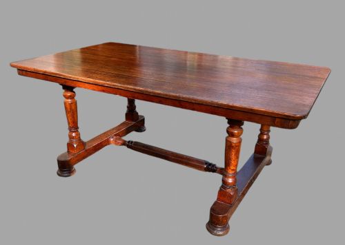 A LOVELY GOOD SIZED OAK DININGKITCHENHALL TABLE - ADDITIONAL PHOTO 2