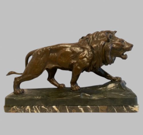 Paul Thomas - 'Lion Aux Aguets' - Large Patinated Bronze Lion