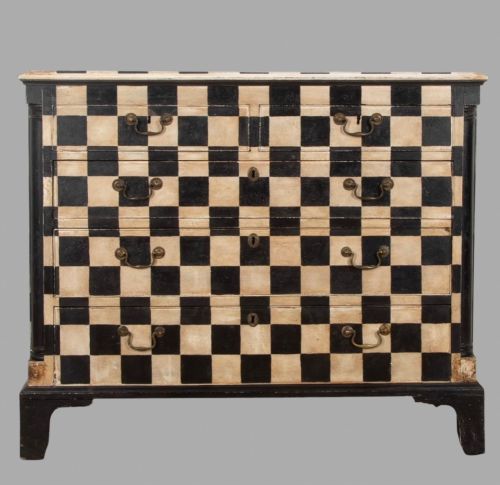 A Lovely Decorative Chequered Painted Chest of Drawers C1780