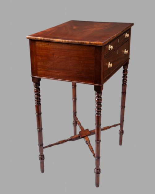 A COMPACT GEORGIAN WORK TABLE - ADDITIONAL PHOTO 1