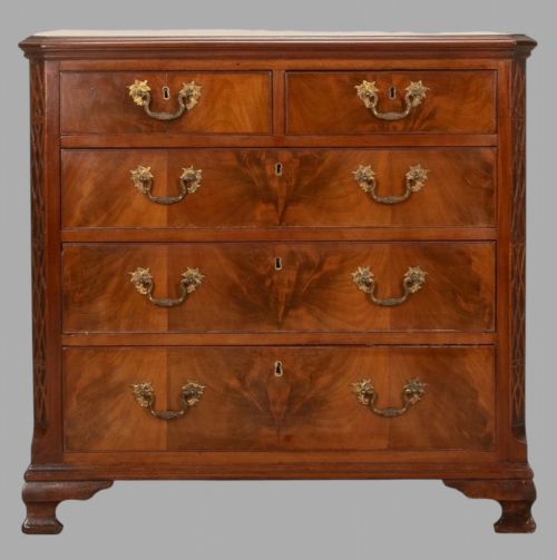 A Lovely Georgian Mahogany Chest of Drawers