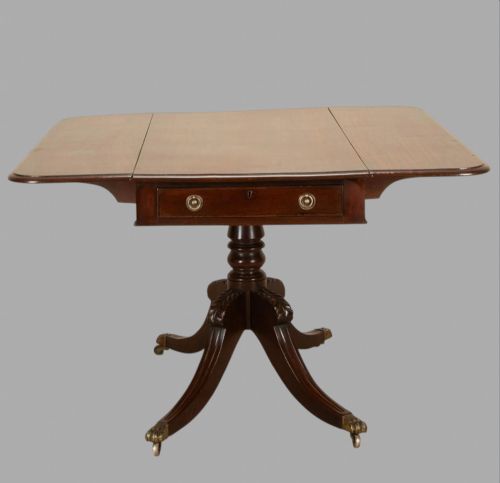 A GEORGIAN MAHOGANY SIDE TABLE - ADDITIONAL PHOTO 1