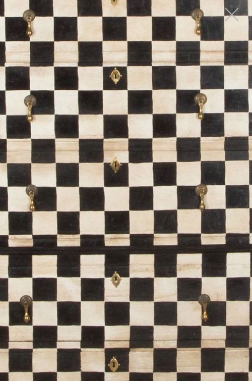 A HIGHLY DECORATIVE 19TH CENTURY PAINTED CHEQUERED CHEST ON CHEST - ADDITIONAL PHOTO 4