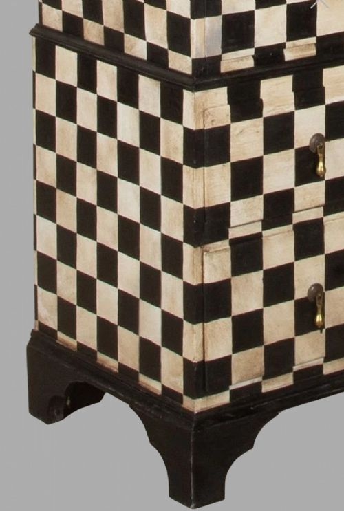 A HIGHLY DECORATIVE 19TH CENTURY PAINTED CHEQUERED CHEST ON CHEST - ADDITIONAL PHOTO 5