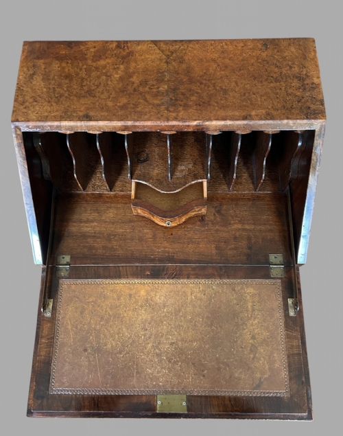 AN ATTRACTIVE SMALL BURR WALNUT DESK C1920'S - ADDITIONAL PHOTO 5