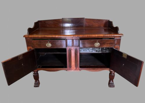 A SPLENDID MEDIUM SIZED FLAME MAHOGANY BUFFET OR SERVING SIDEBOARD - ADDITIONAL PHOTO 3