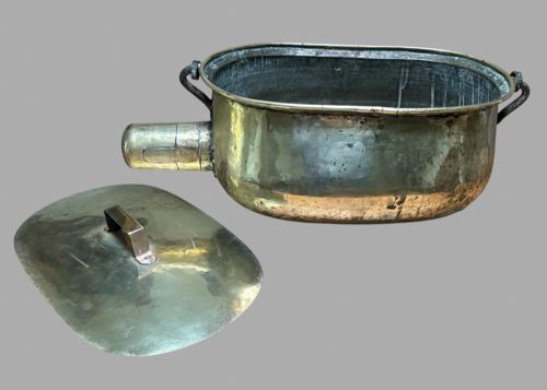 A LARGE FRENCH DAUBIERE BRASS 19THC COOKING POT - ADDITIONAL PHOTO 4