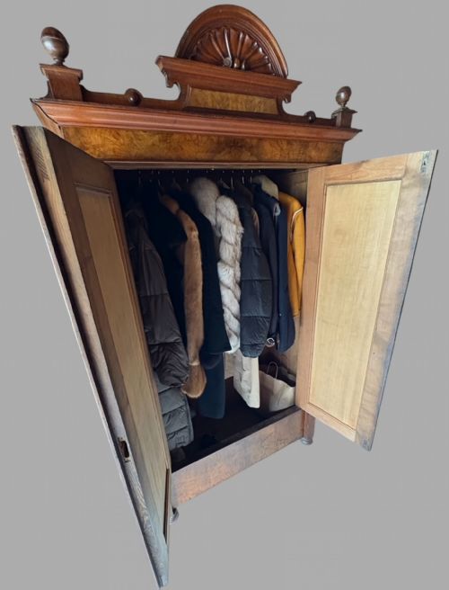 A GRUNDERZEIT WALNUT VENEERED WARDROBE - ADDITIONAL PHOTO 4