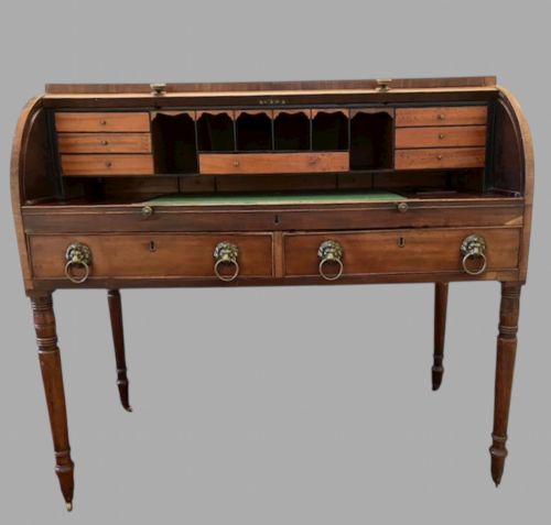 fig 1. A George 111 Mahogany Rolltop Desk