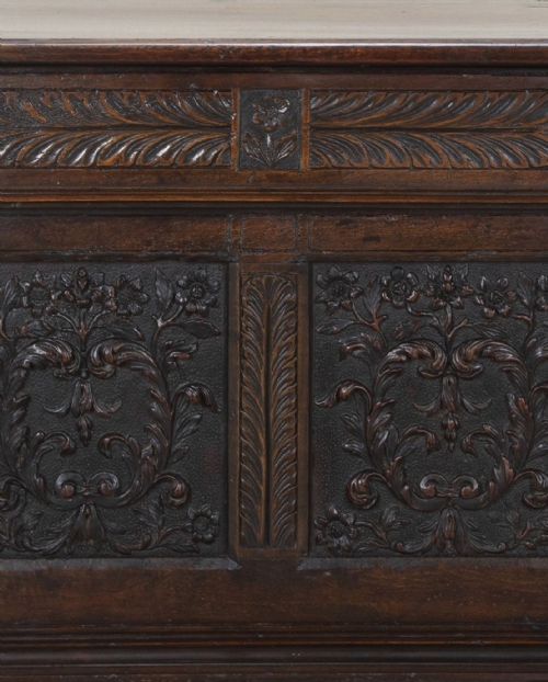 AN ATTRACTIVE GEORGIAN WALNUT AND OAK COFFER 18THC - ADDITIONAL PHOTO 4