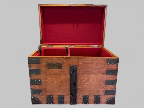 VICTORIAN METALBOUND PAINTED TRAVELLING TRUNK WITH RED INTERIOR - ADDITIONAL PHOTO 4