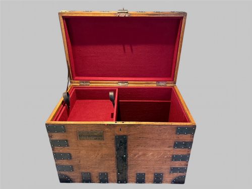 VICTORIAN METALBOUND PAINTED TRAVELLING TRUNK WITH RED INTERIOR - ADDITIONAL PHOTO 5