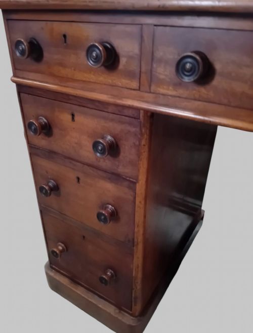 VICTORIAN WALNUT PEDESTAL DESK C18601880 - ADDITIONAL PHOTO 7