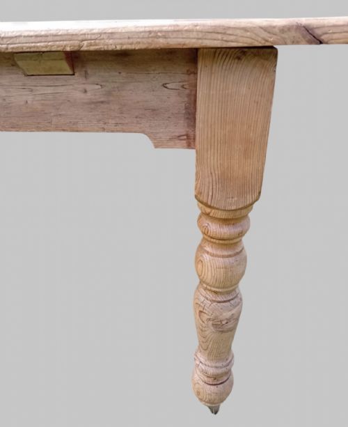 fig 3. Victorian Scrubbed Pine Farmhouse Dining Table