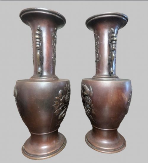 A PAIR OF JAPANESE MEIJI PERIOD BRONZE VASES - ADDITIONAL PHOTO 1