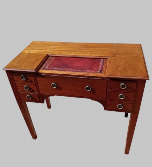AN EARLY 20THC MAHOGANY LADIES WRITING TABLE WITH LEATHER SLIDE