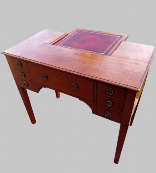AN EARLY 20THC MAHOGANY LADIES WRITING TABLE WITH LEATHER SLIDE - ADDITIONAL PHOTO 3